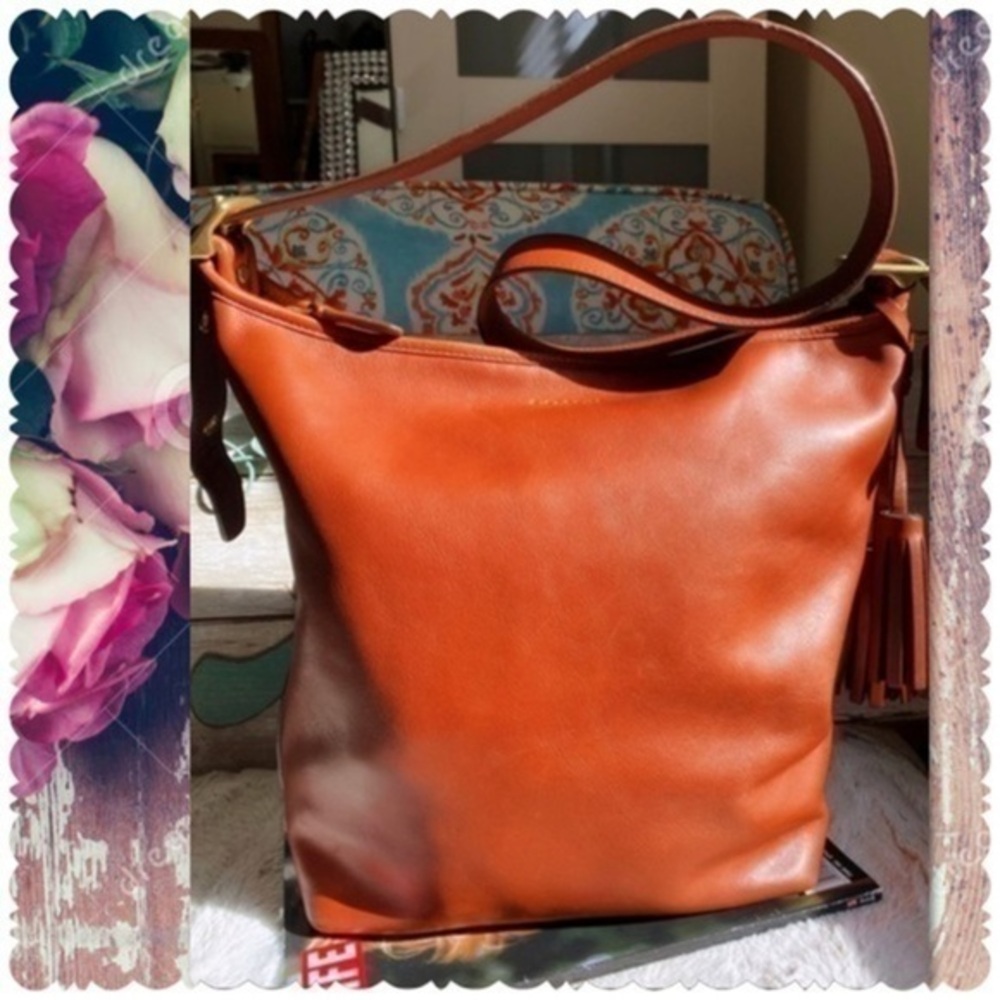 VINTAGE COACH LEGACY COGNAC / BRITISH TAN RETRO DUFFLE / HOBO BAG 
19889